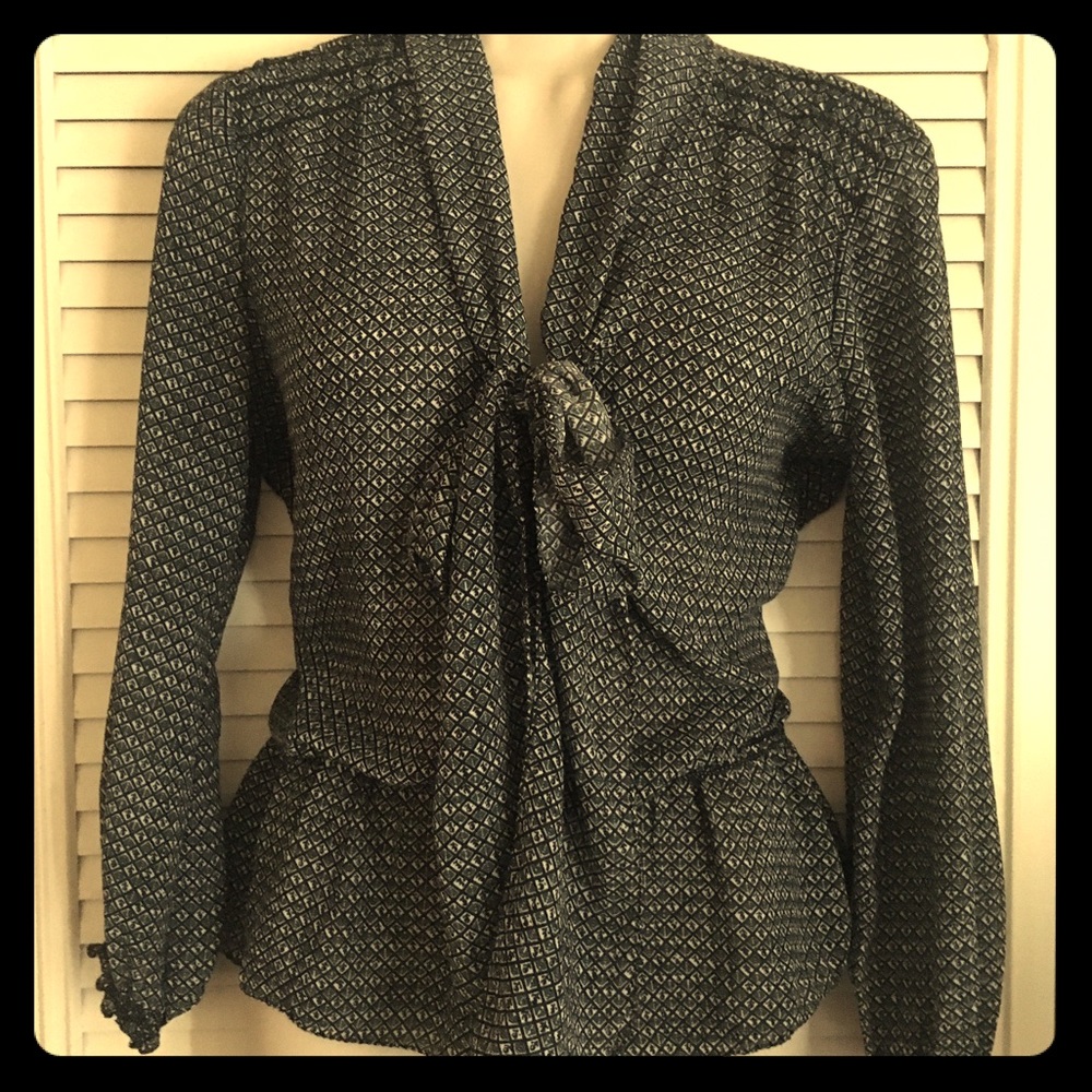 Max Studio XS tie front blouse