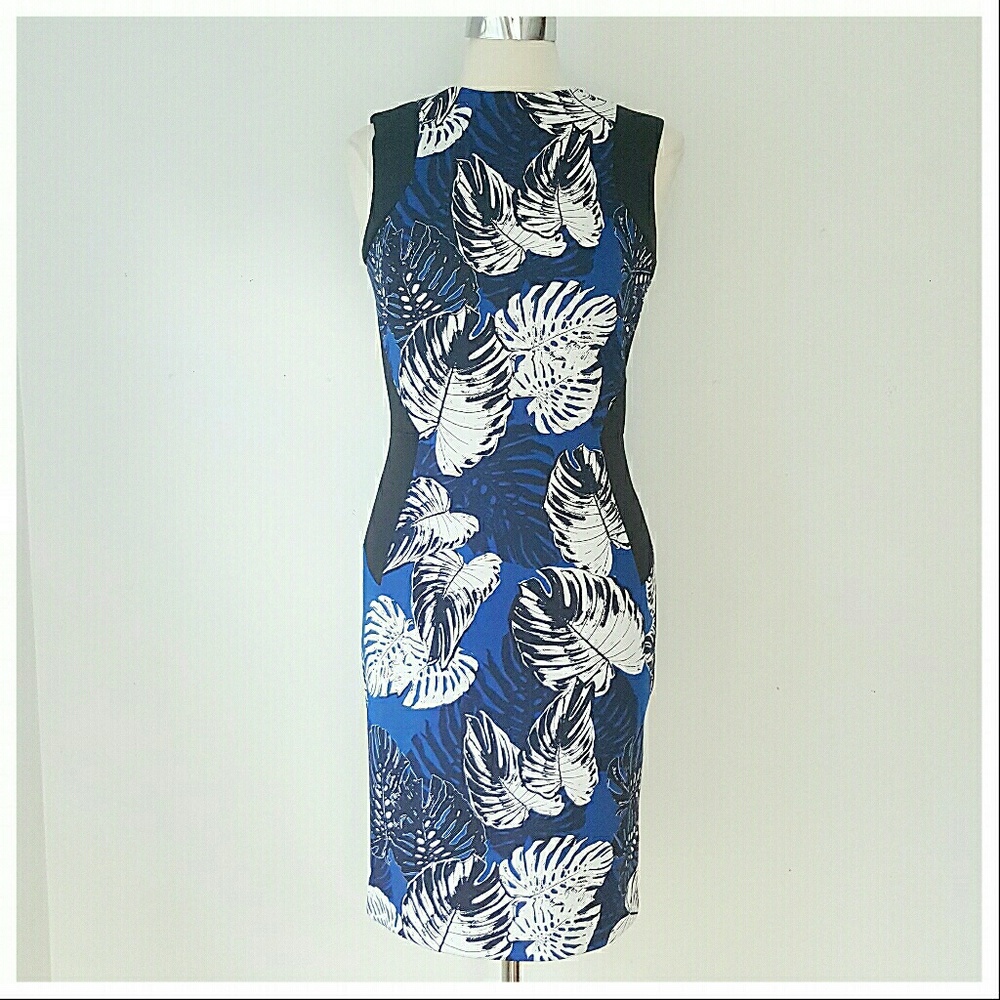 NWOT Body Con Dress Palm Print SIZE MEDIUM