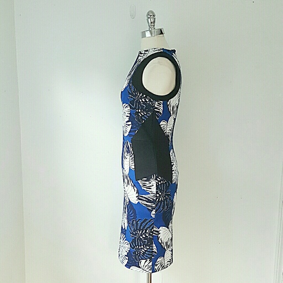 NWOT Body Con Dress Palm Print SIZE MEDIUM - Picture 3 of 4