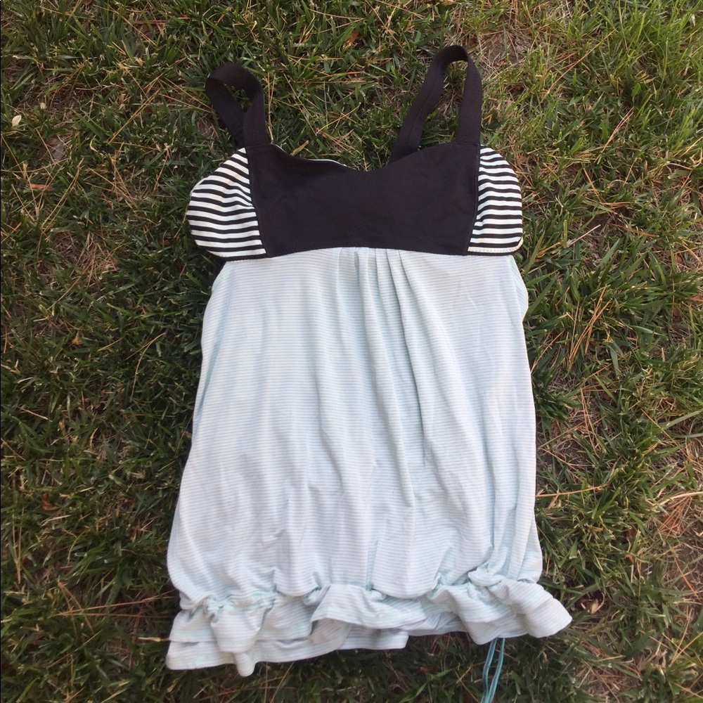 Size 10 Lululemon Tank with Sports Bra inside!