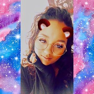 Meet your Posher, Tia