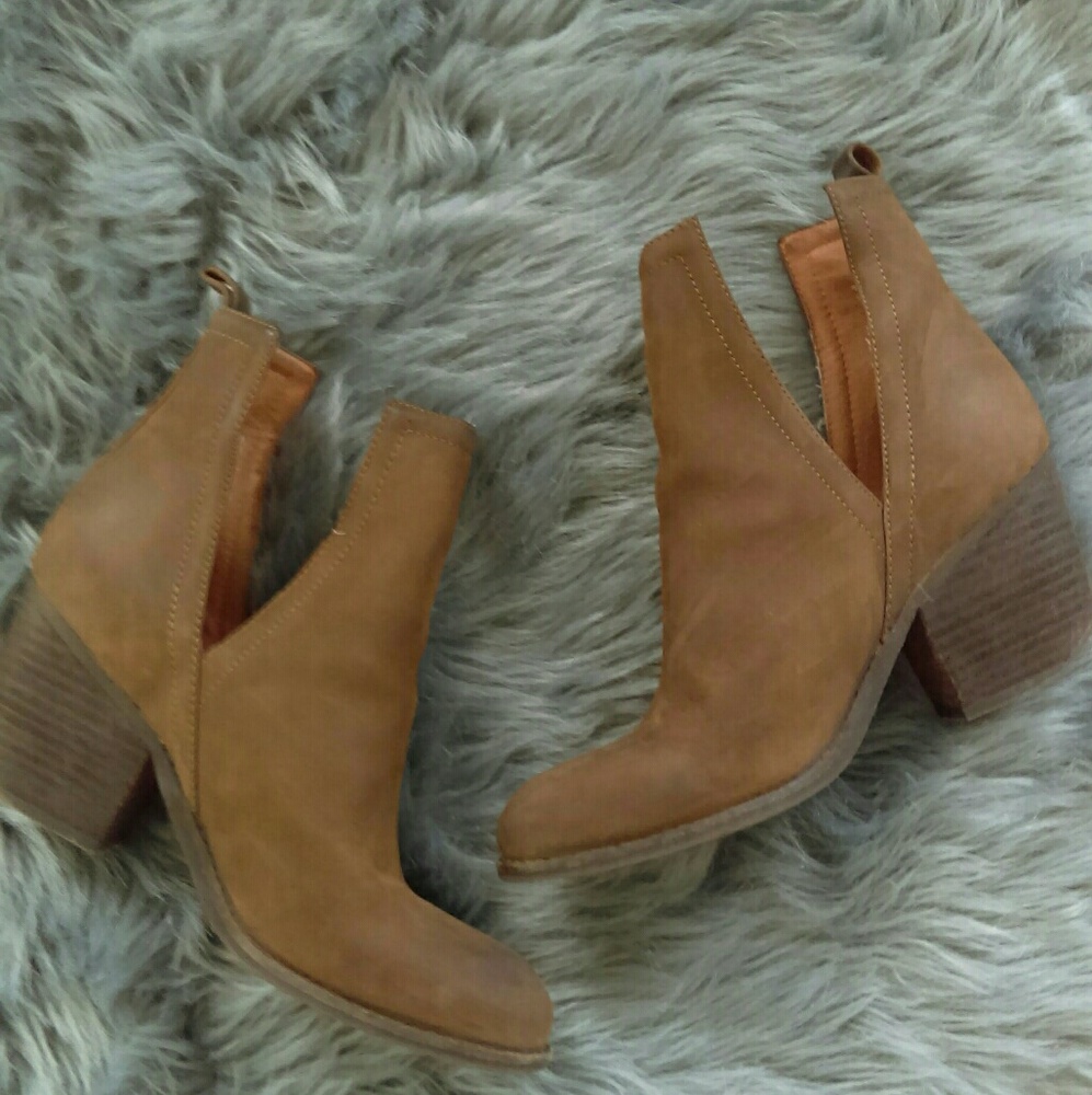 JC Cromwell Booties!