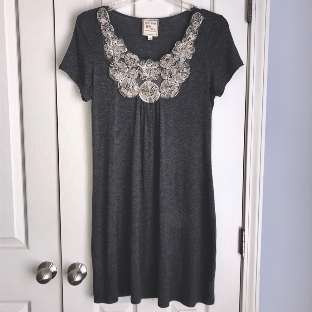Grey flowery neckline casual swing dress