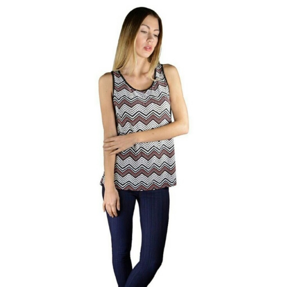 ✨ HP ✨Beautiful Chevron tank top