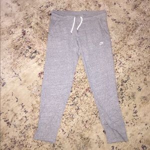 Like new Nike joggers! Size small