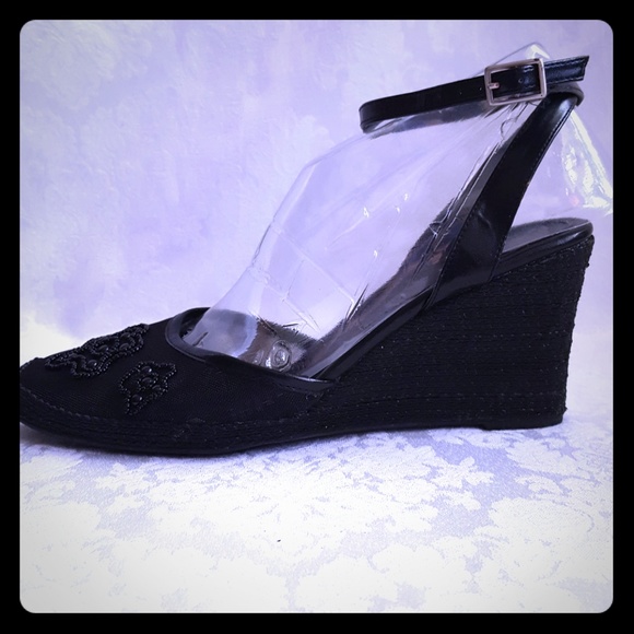 Life Stride Shoes - Life Stride Black Wedge w/ Beading