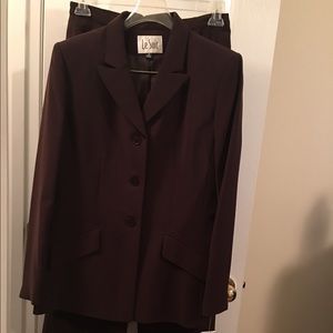 Le Suit Pants Suit