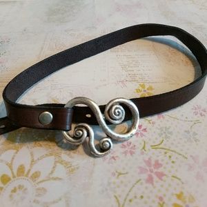 Leather choker necklace