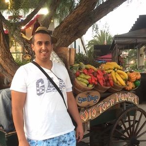 Meet your Posher, Waleed