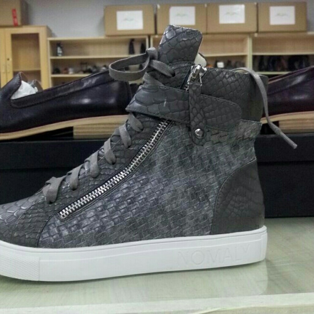 NOMALY Grey Storms