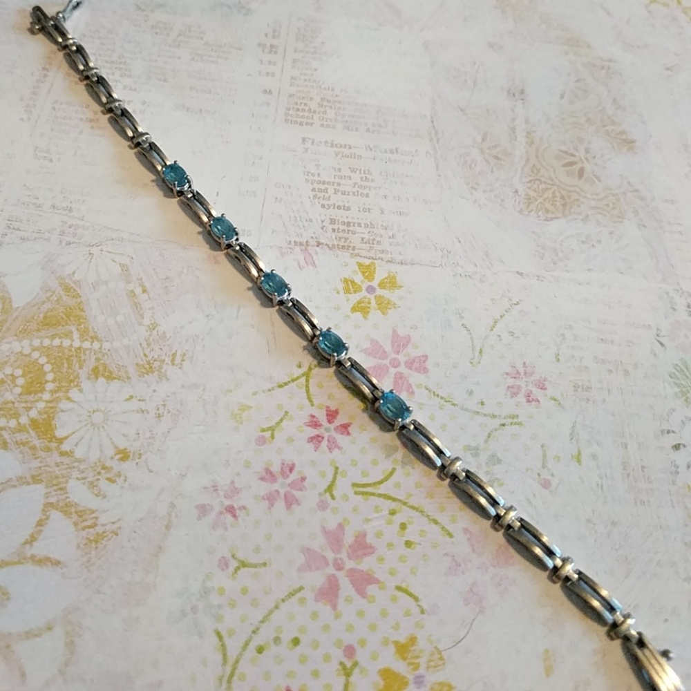 SOLD           Sterlin silver Blue topaz  bracelet
