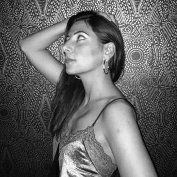 Meet your Posher, Cristina - Picture 1 of 1