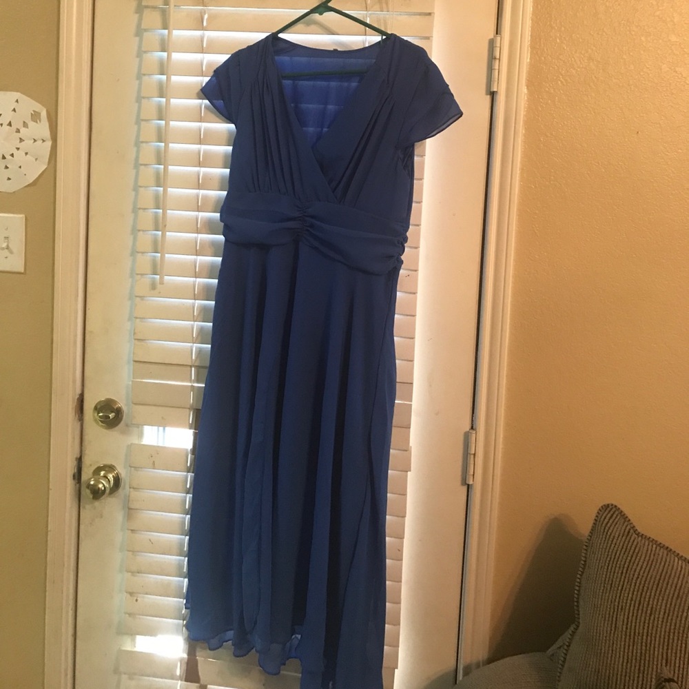 Ankle length dress mermaid hem. Light weight