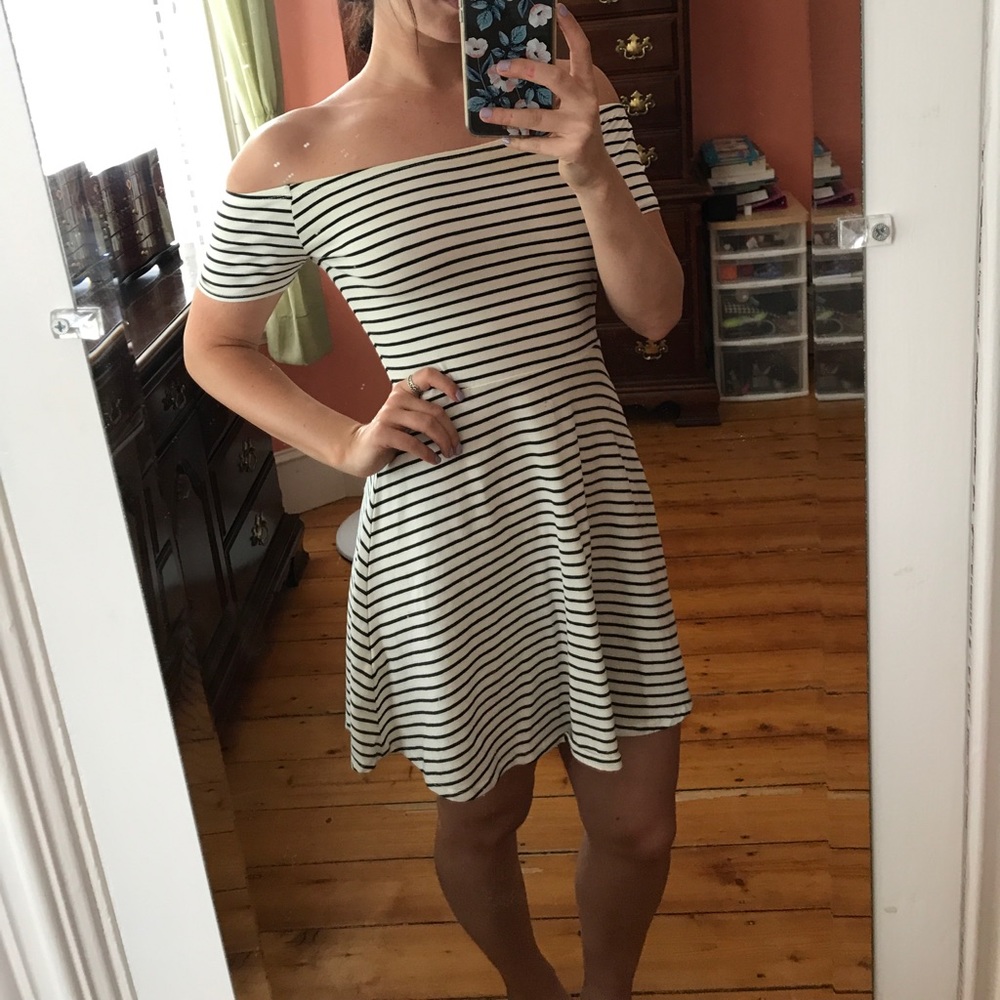 NWT Off the shoulder fit and flare dress size M