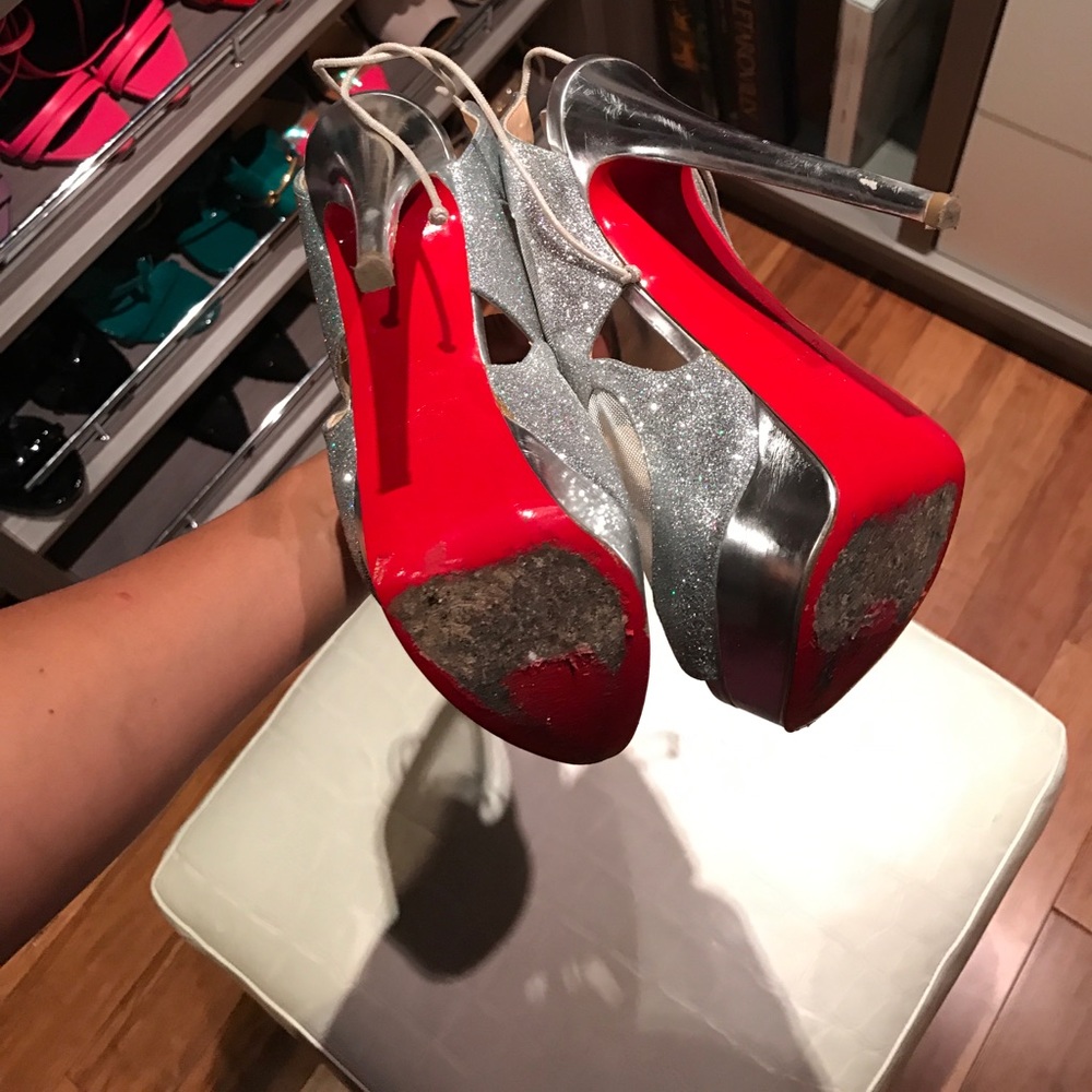 Shoes - Picture 2 of 4
