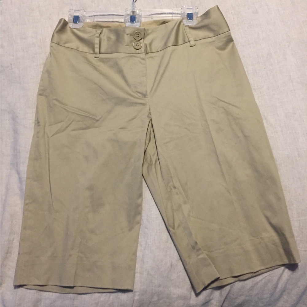 Harolds Bermuda shorts size 6 khaki