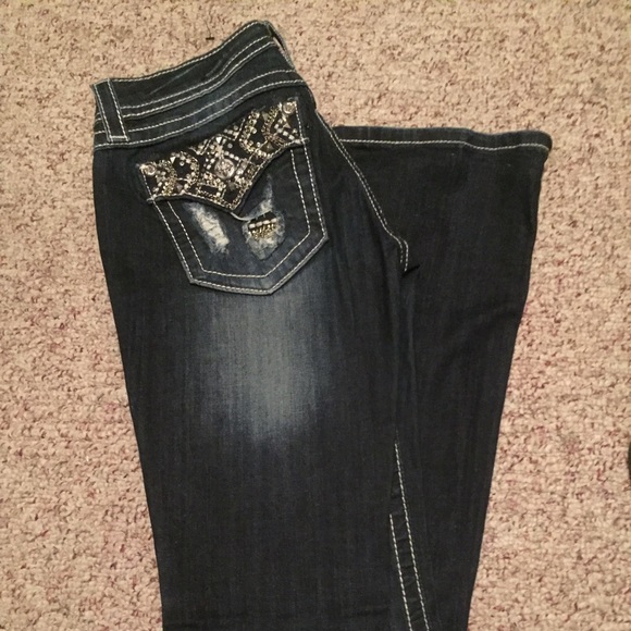 Like new Miss Me jeans - Picture 2 of 4