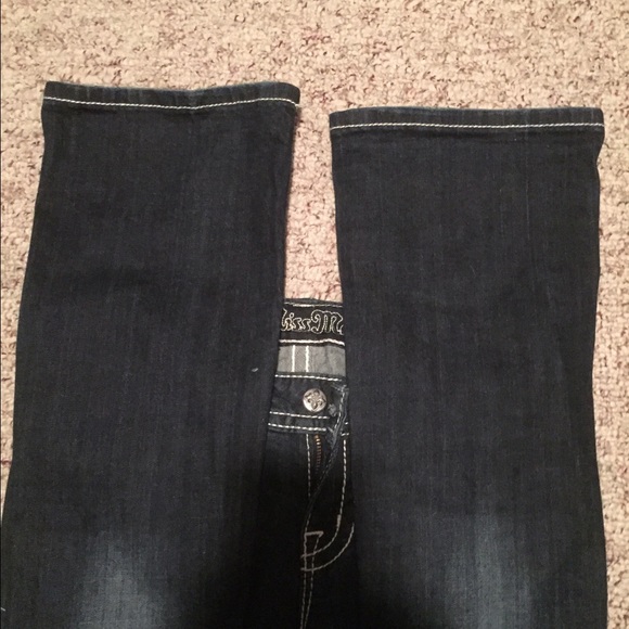 Like new Miss Me jeans - Picture 3 of 4