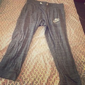 Nike athletic Capris size Medium