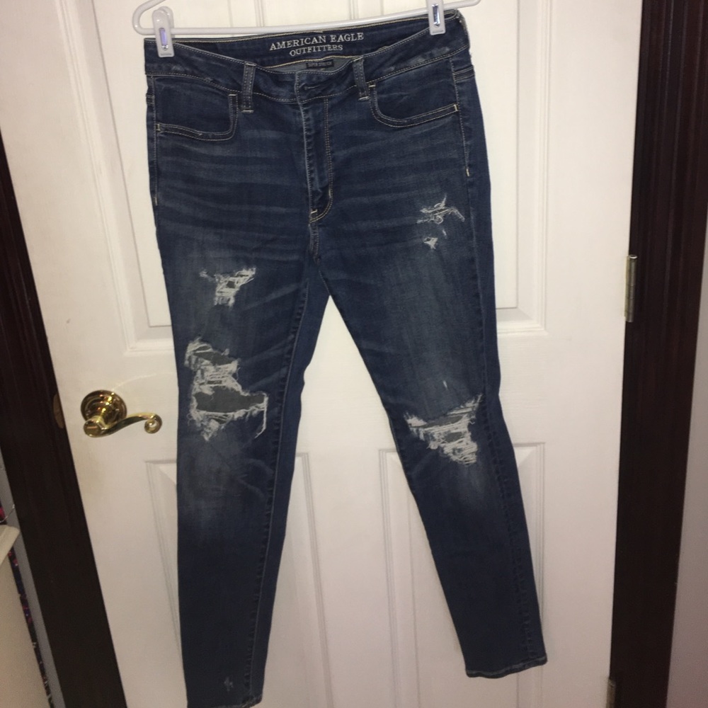 High rise Jegging with rips