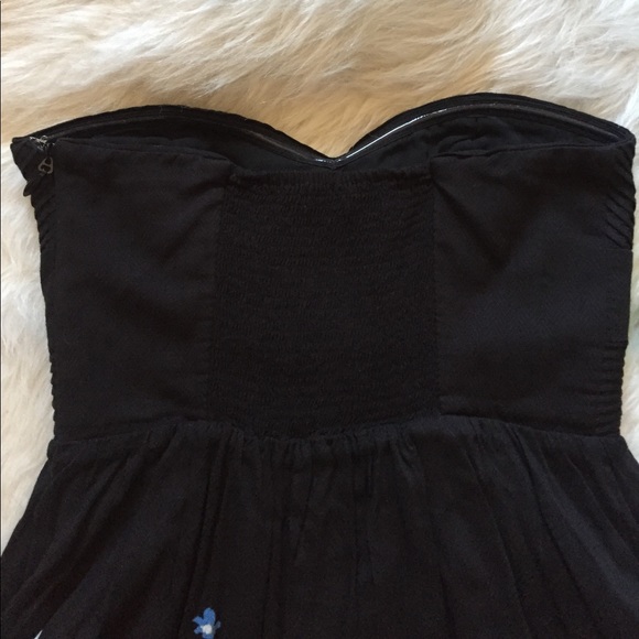 {Urban Outfitters} Kimchi Blue Strapless Dress - Picture 5 of 8