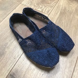 Navy lace Toms, size 9
