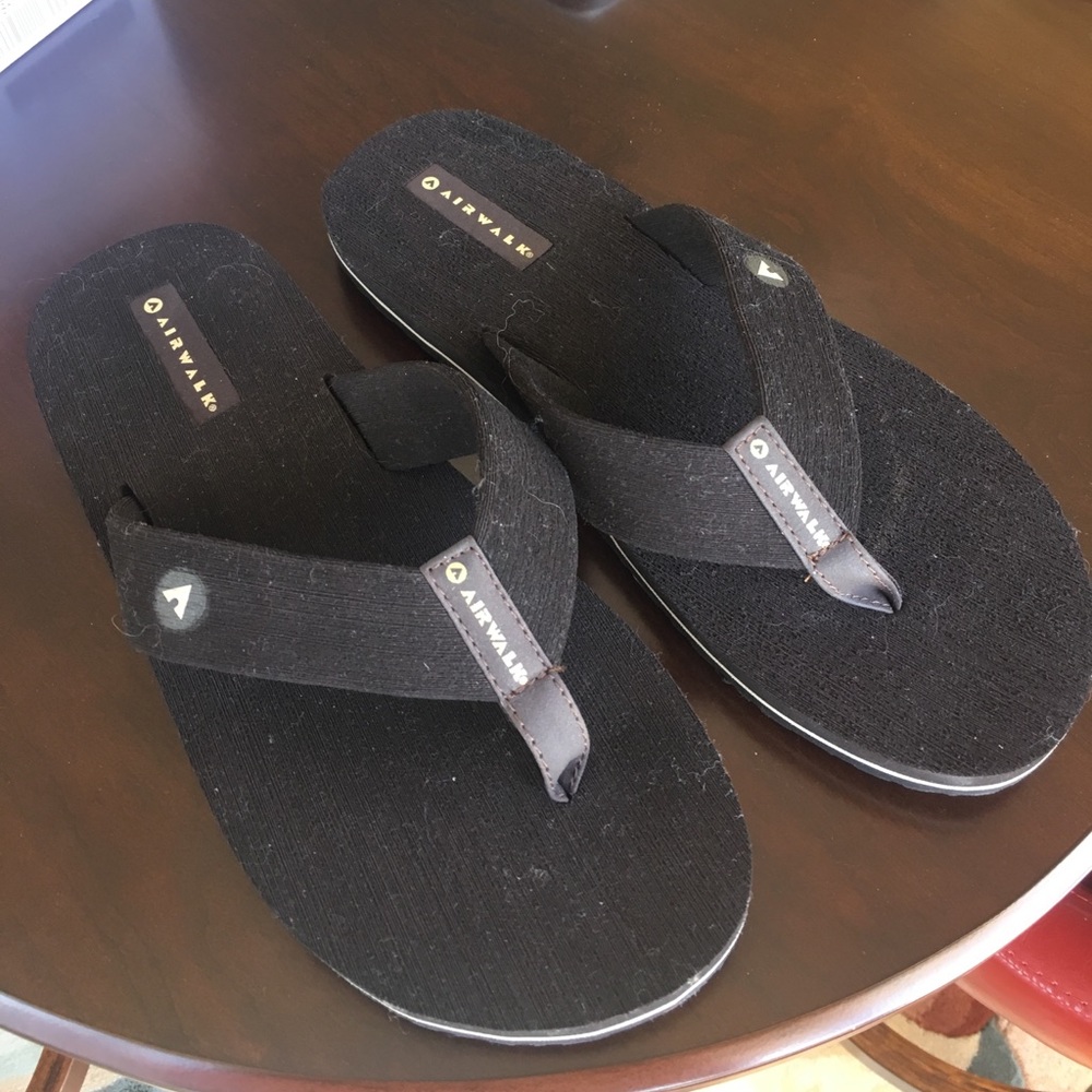 Men's Air Walk flip flops - Size 11