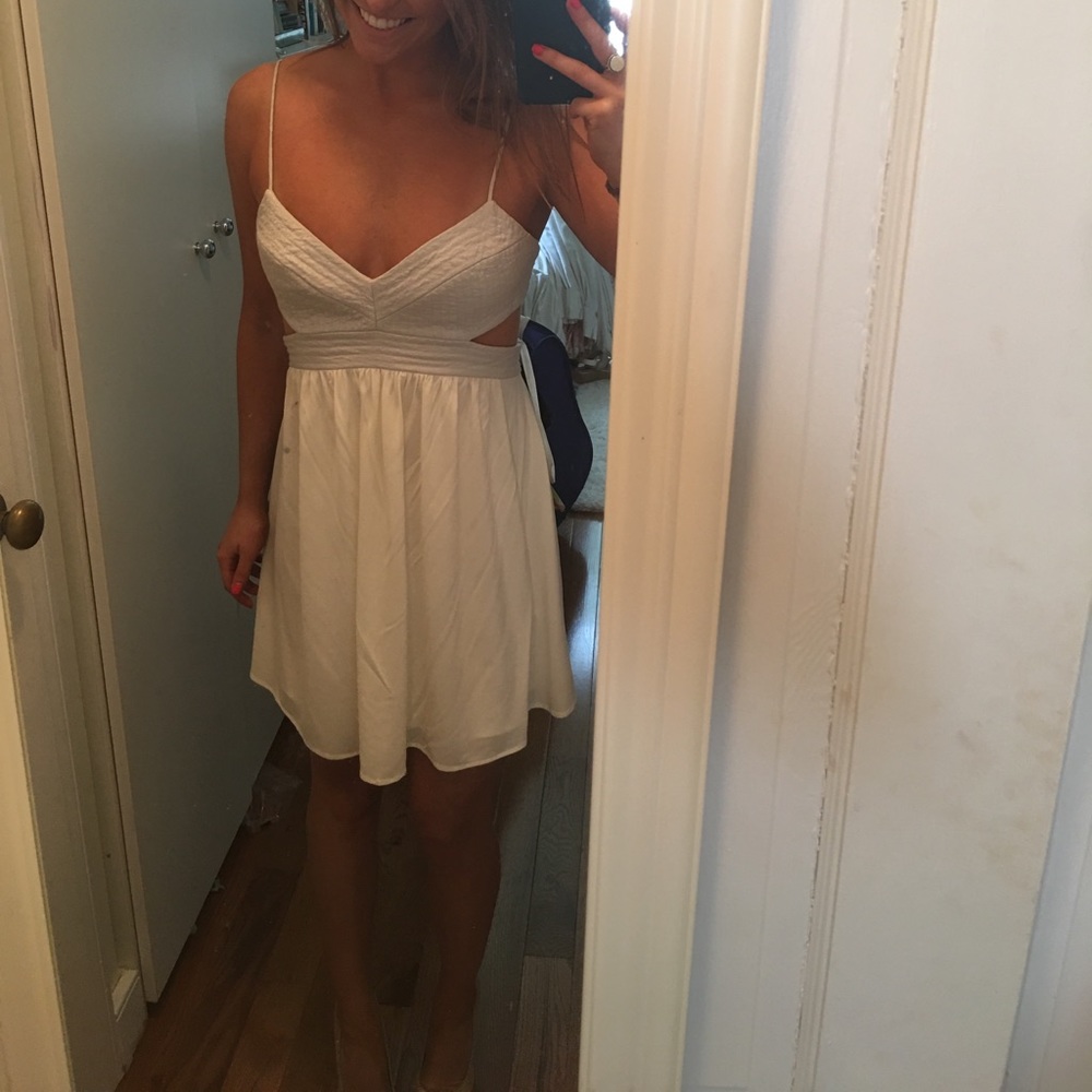 AMAZING BCBG maxazria cutout mini!! Size 2!