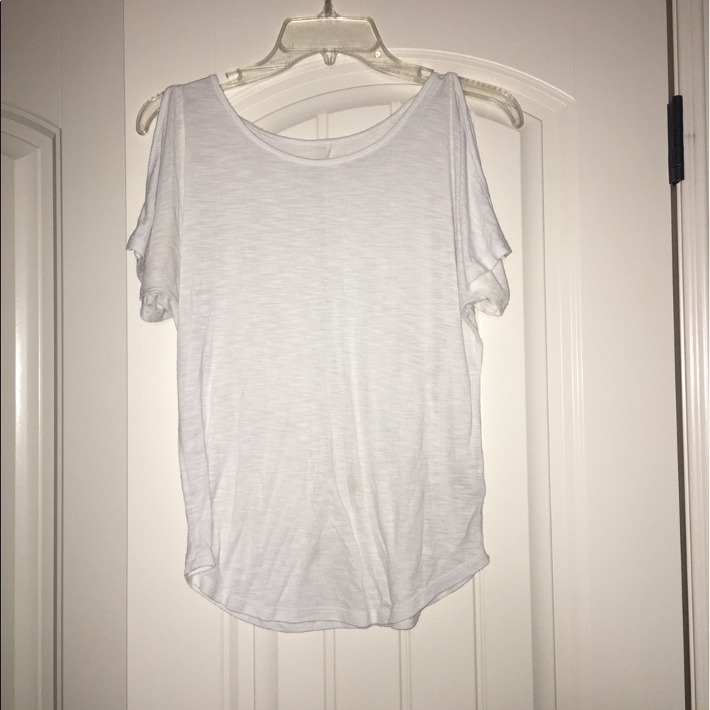 White tee