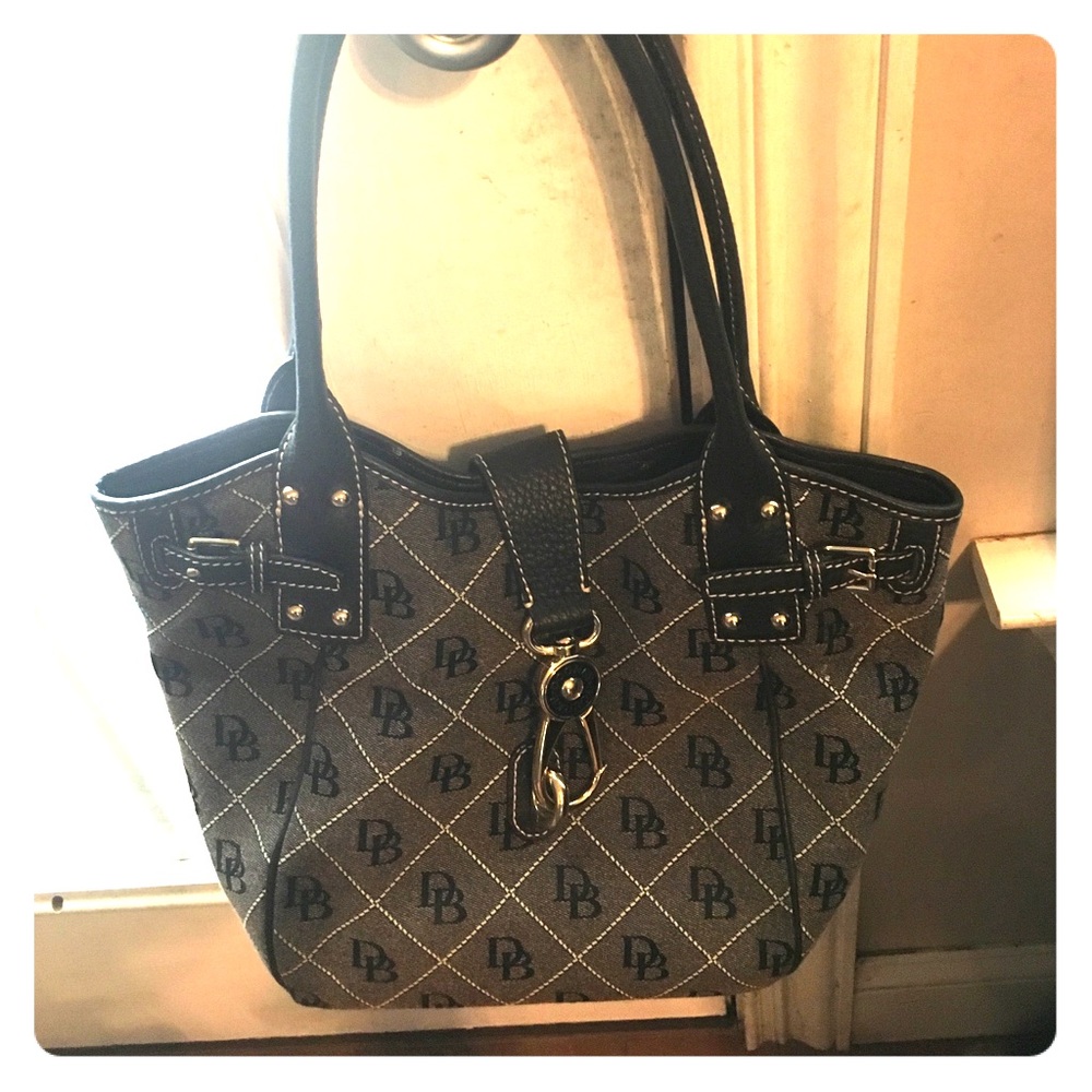 Dooney & Bourke purse