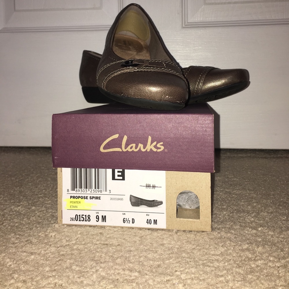 Clarks flats