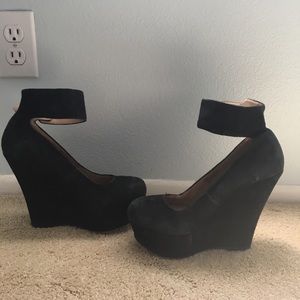 Black suede heels Steve Madden