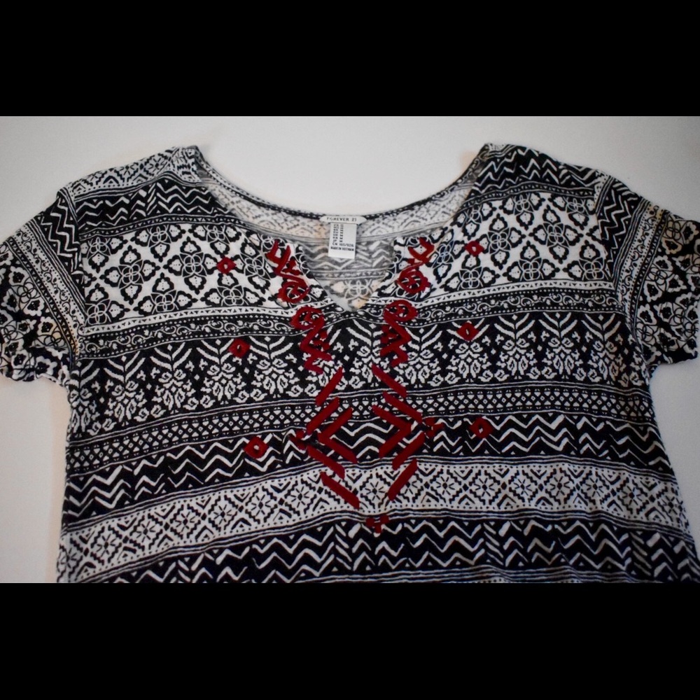 TRIBAL PRINT EMBROIDERED TOP
