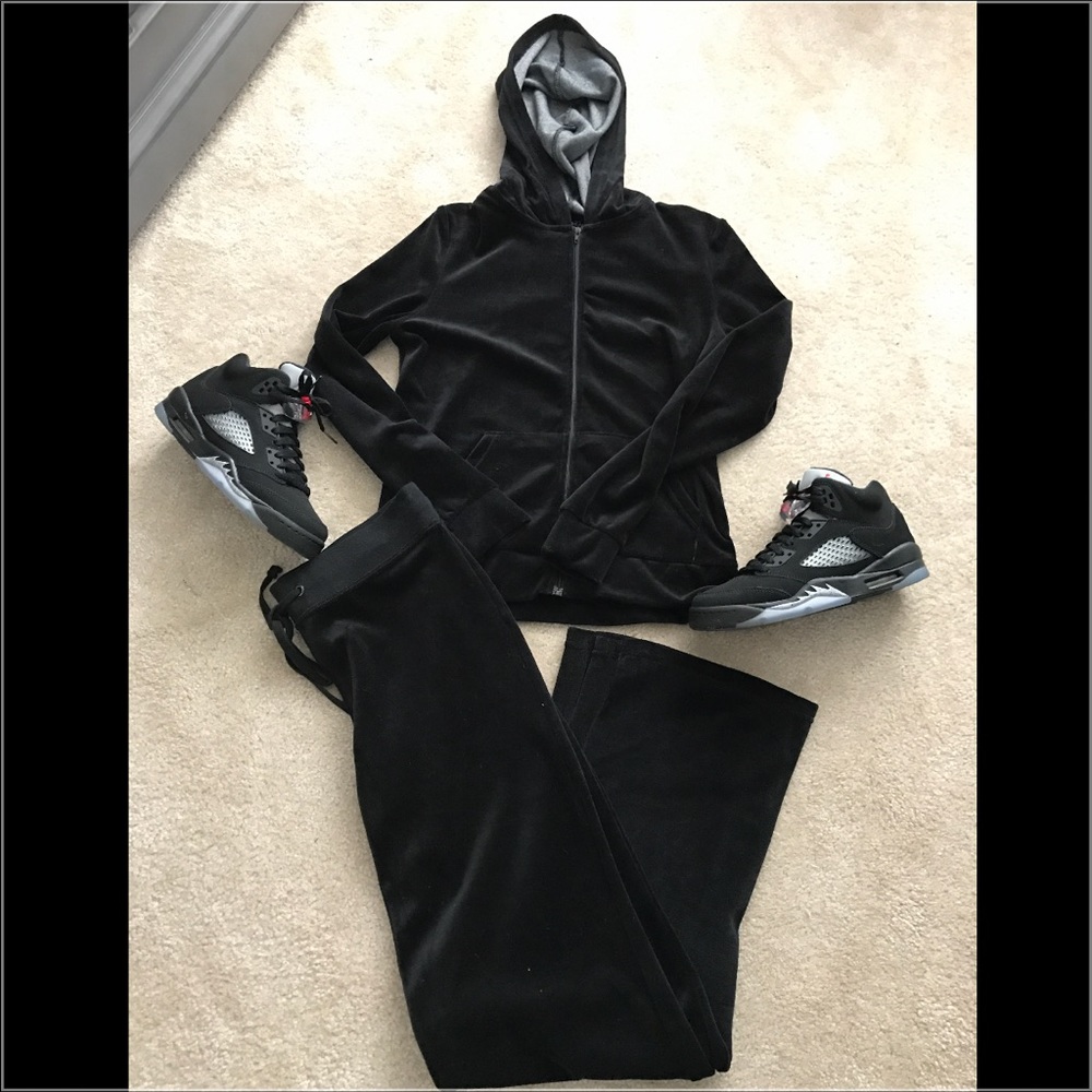 ❌❌SOLD❌❌🐼2 Piece Velour Jogging Suit🐼
