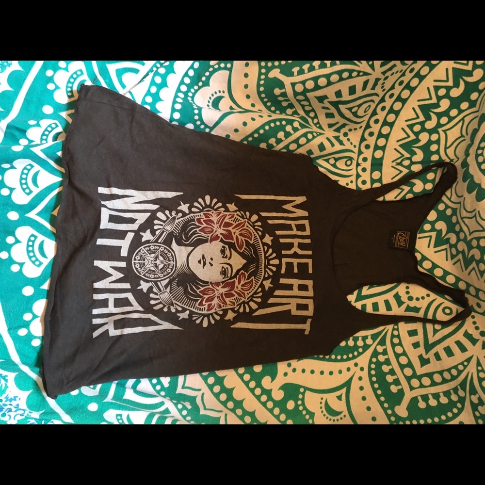 Shirt obey