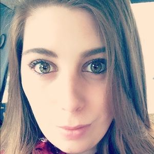 Meet your Posher, Alicia