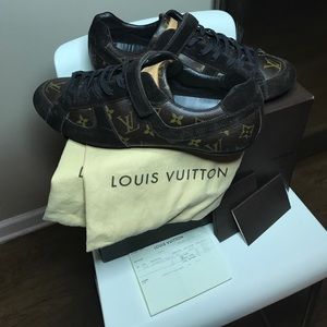 louie vuitton men's sz 11 classic sneaker