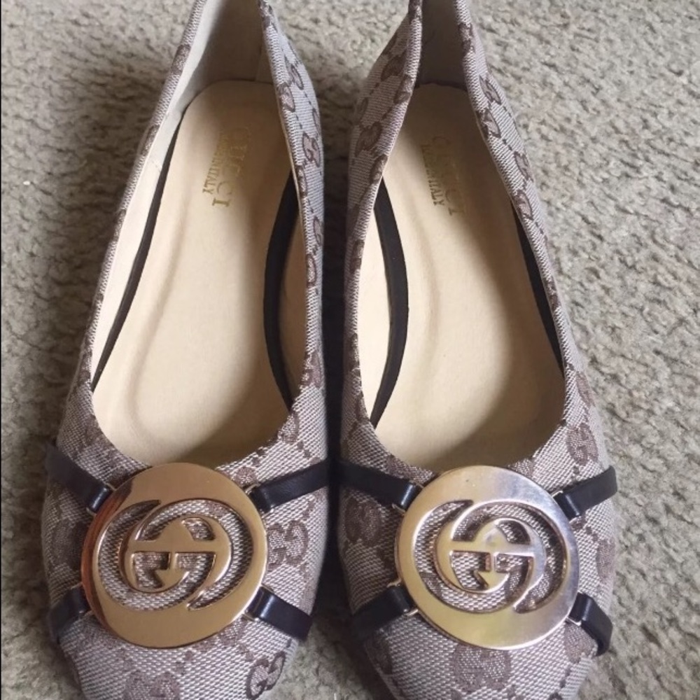 Gucci flats