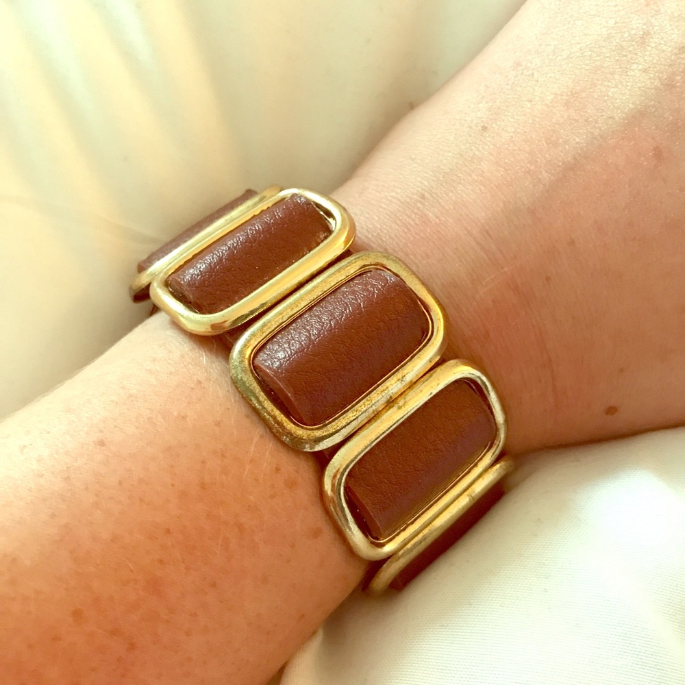 Snap close leather bracelet