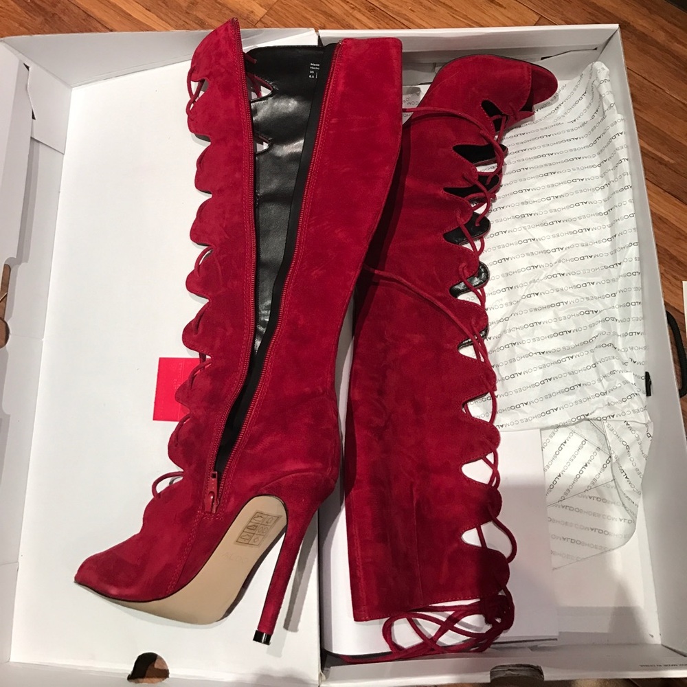 Shoes - Picture 3 of 4