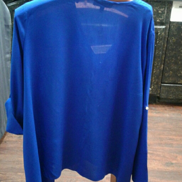 Blouse - Picture 2 of 2