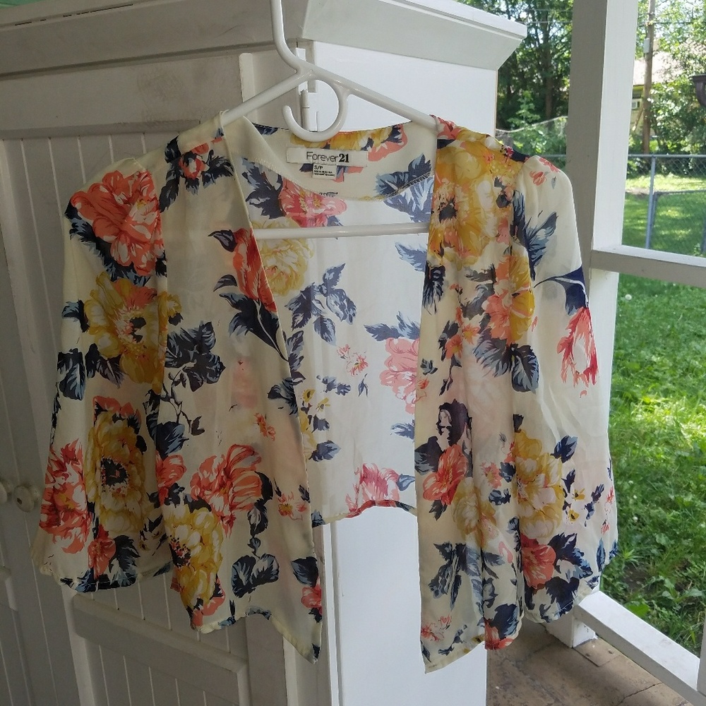 Floral cropped cardigan kimono size small