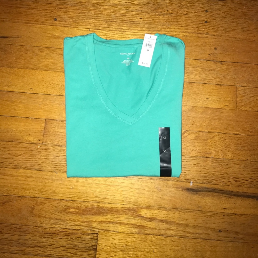 NWT Banana Republic v-neck shirt