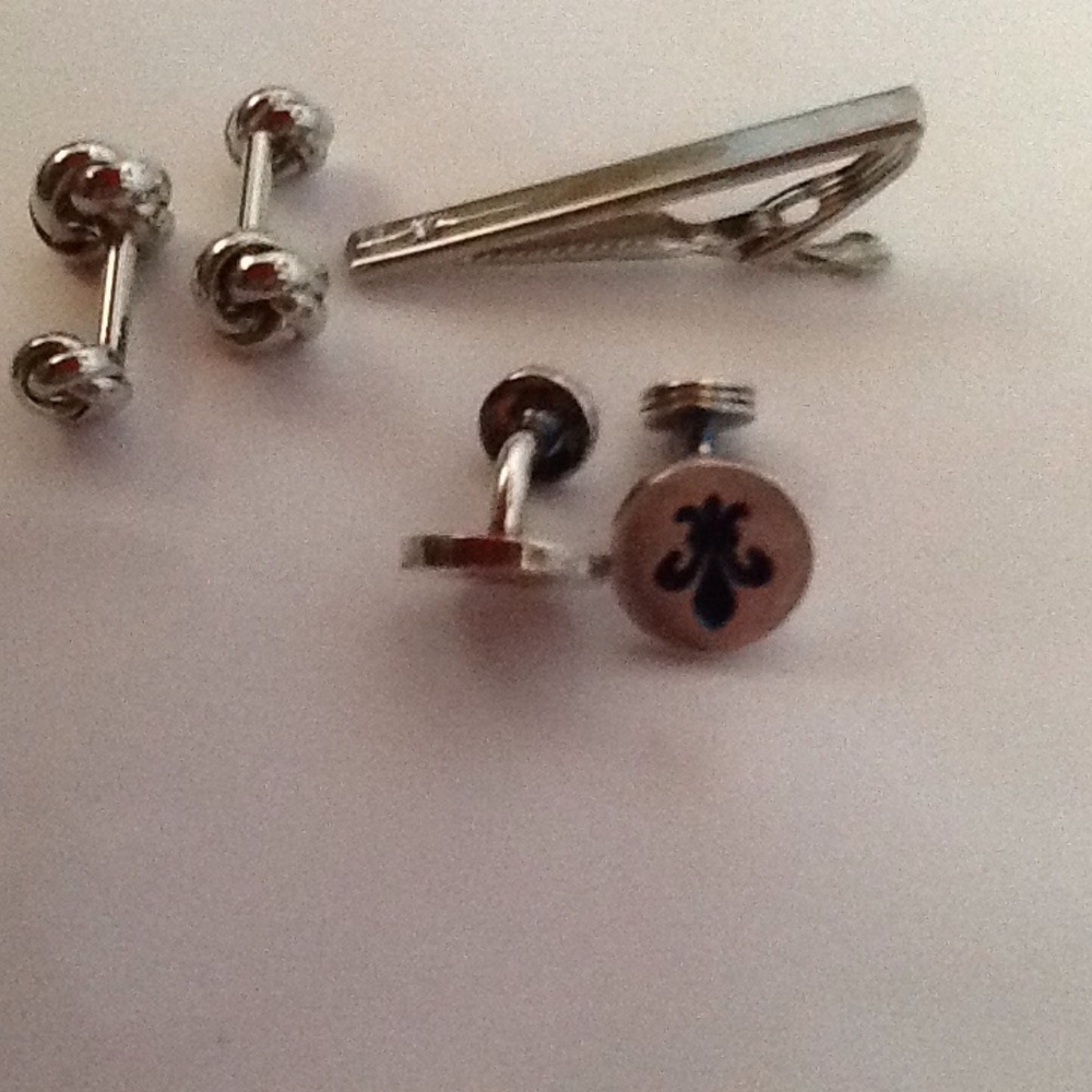 2 Cufflinks and one tie clip
