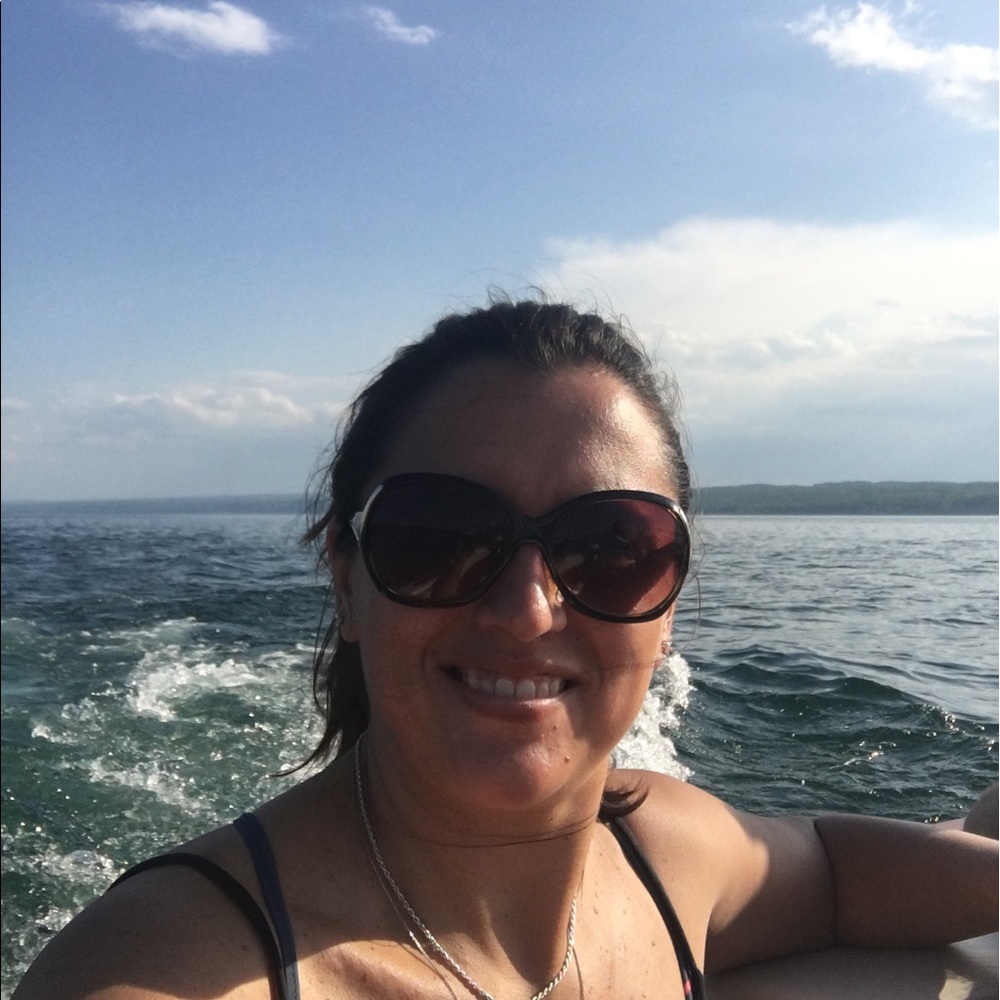 Meet your Posher, Cassandra