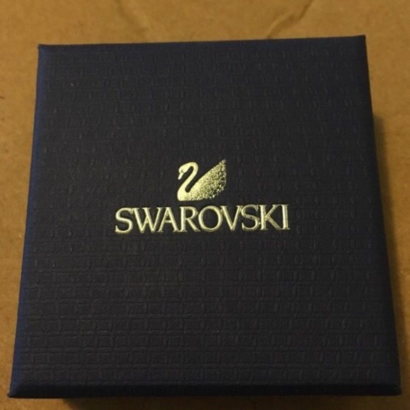 Swarovski Necklace - Picture 2 of 2