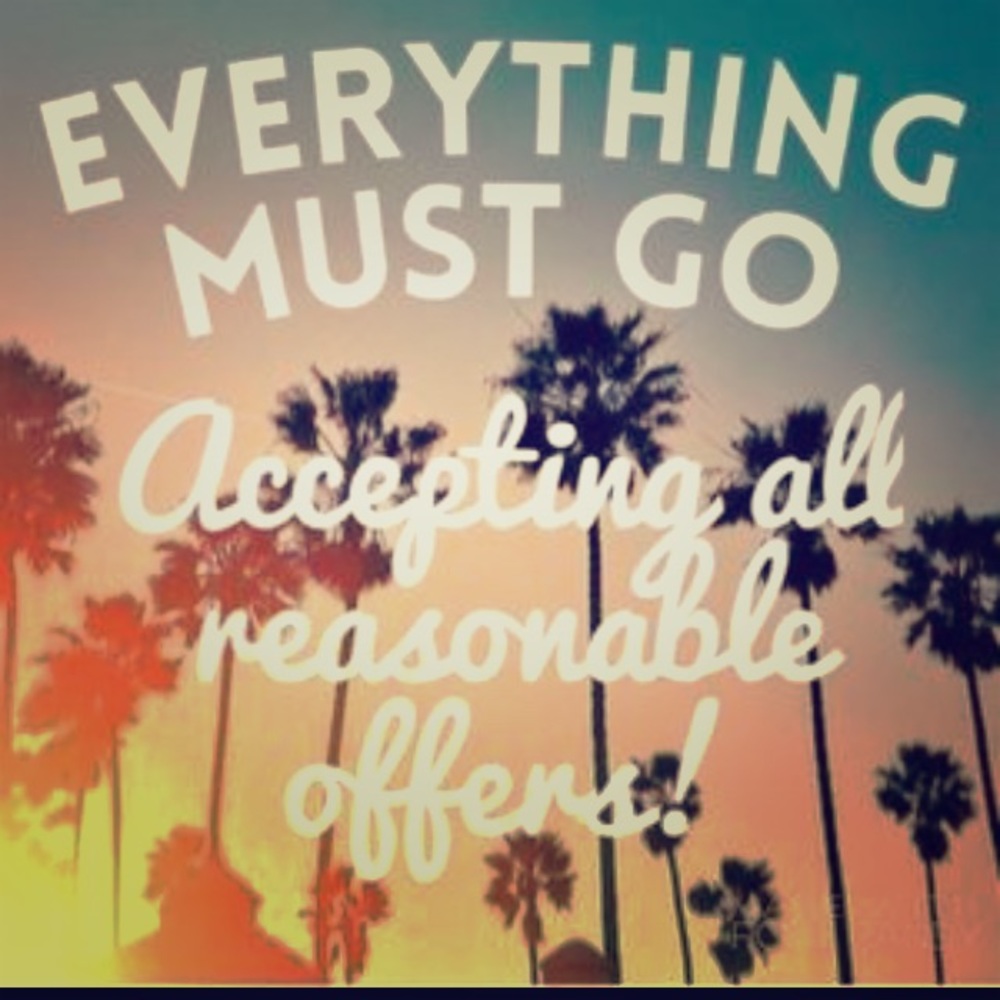 CLOSET CLOSING!!!!!HURRY !!!!!! SALES!!! OFFERS!🎉