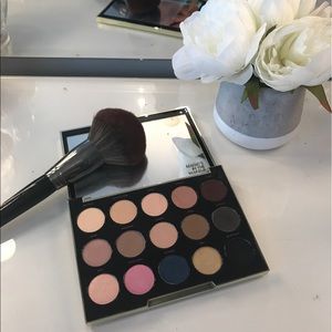 Limited edition Gwen Stefani palette