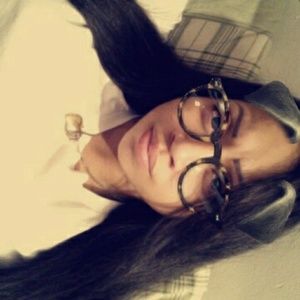 Meet your Posher, Leysha