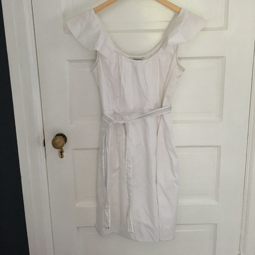 White cap shoulder stretch dress